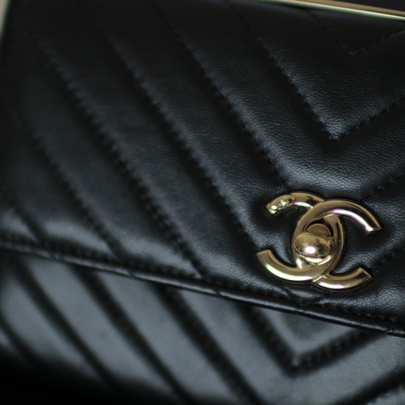 Chanel Trendy CC WOC Chevron Pattern in Black - Picture 3 of 8